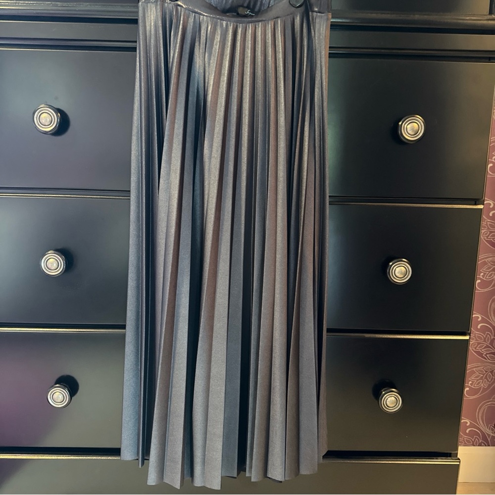 Soprano Shimmering Blue Pleated Skirt Sz S. NWOT